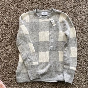 Old navy sweater